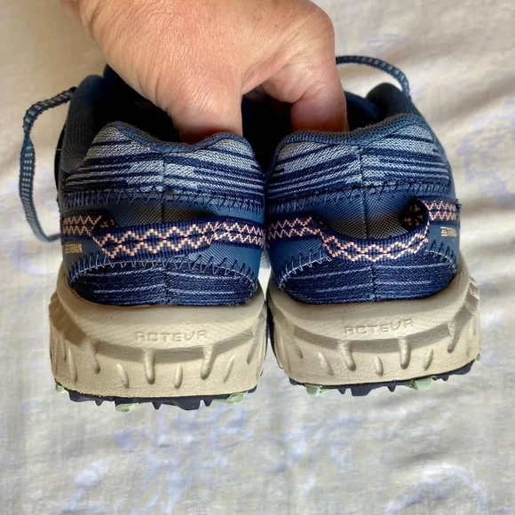 New Balance Womans Trail Running Shoes - Picture 8 of 14